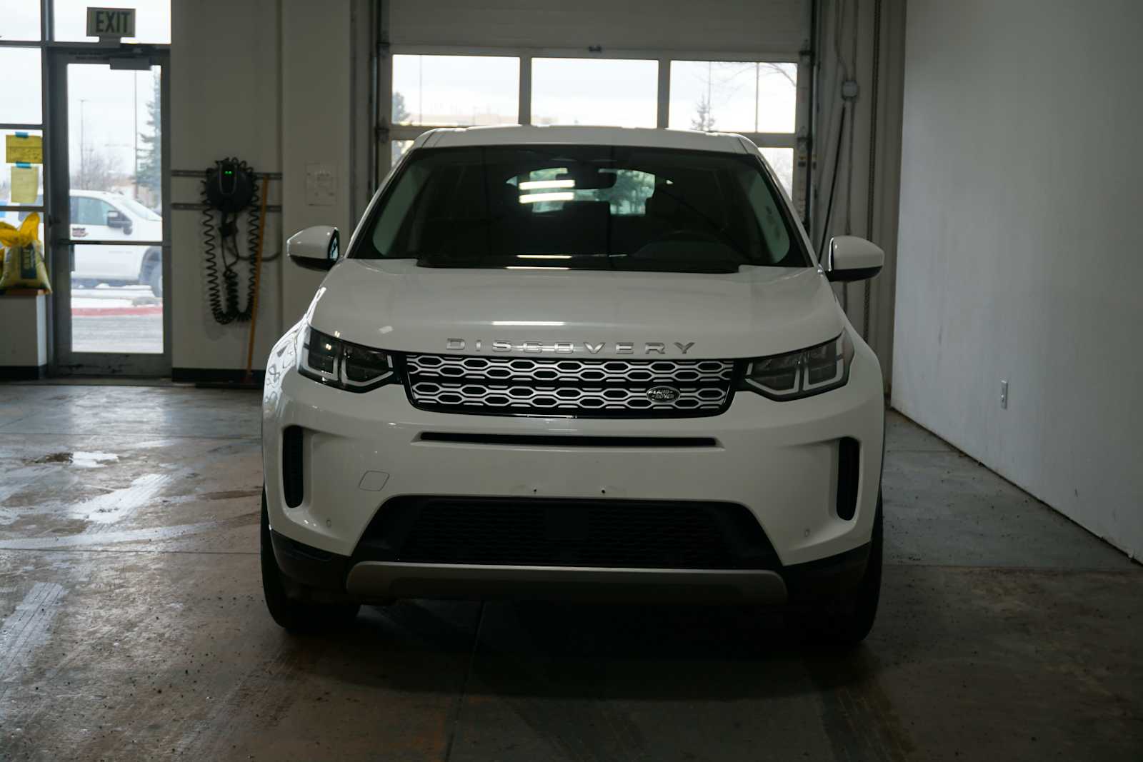 Thumbnail: 2022 Land Rover Discovery Sport - 9