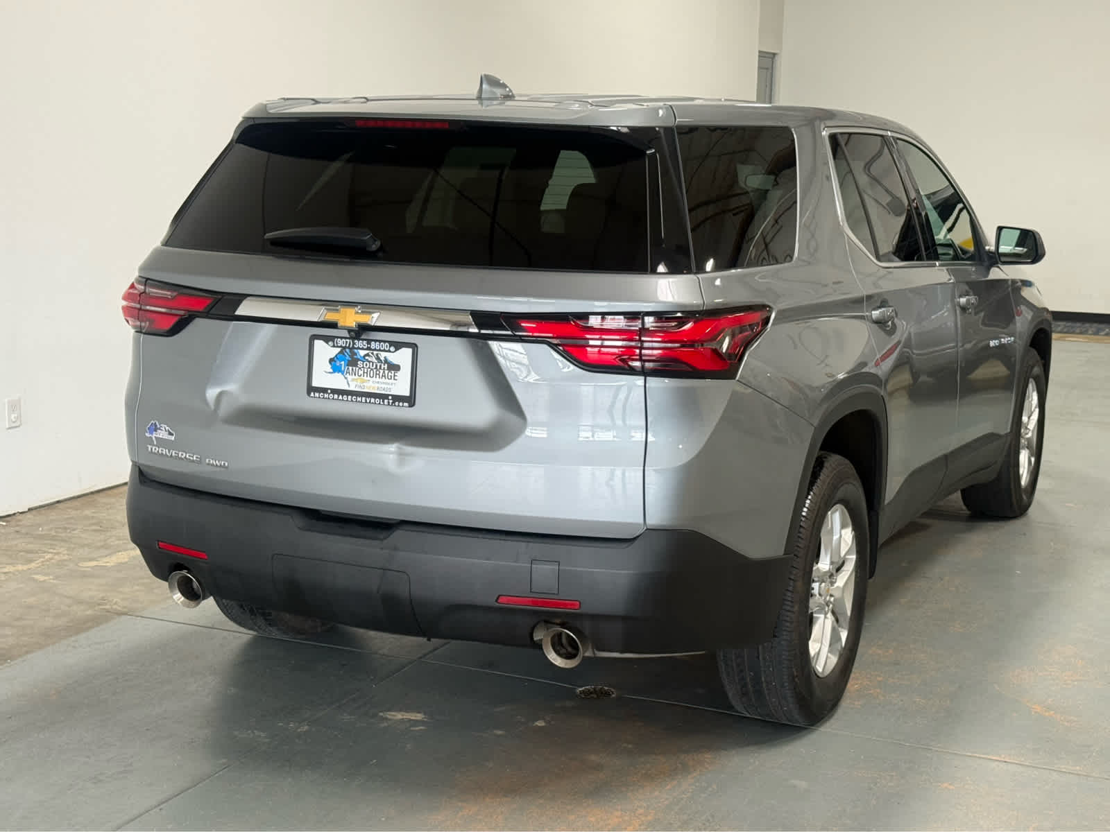 Thumbnail: 2023 Chevrolet Traverse - 7
