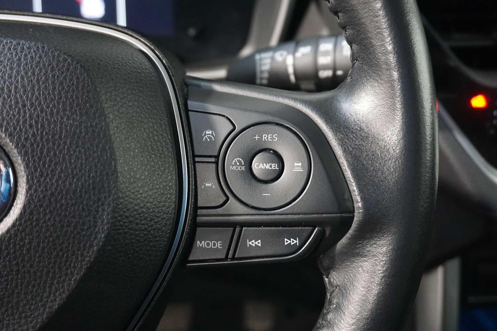 Thumbnail: 2023 Toyota Corolla Cross - 25