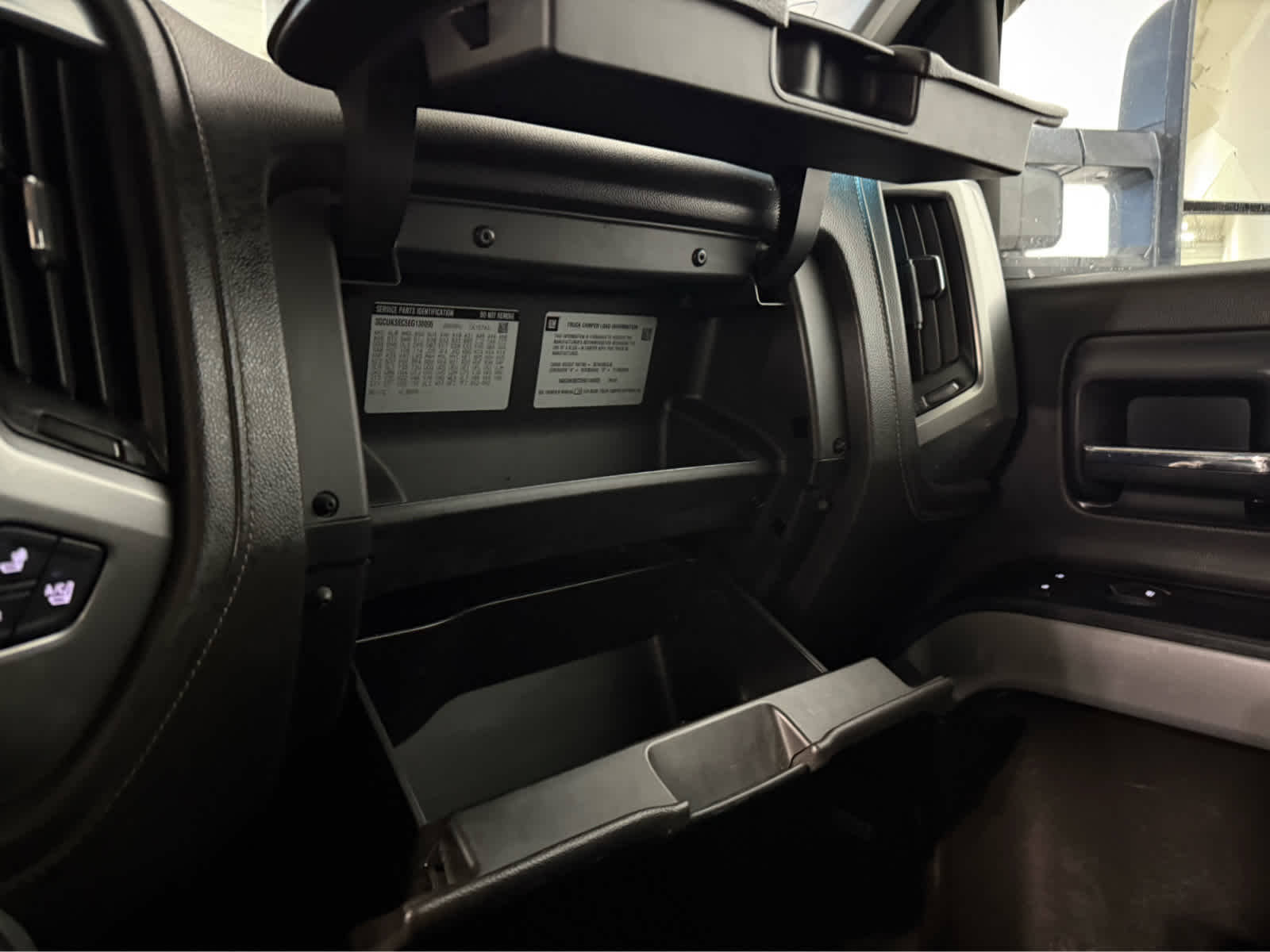 Thumbnail: 2014 Chevrolet Silverado 1500 - 22