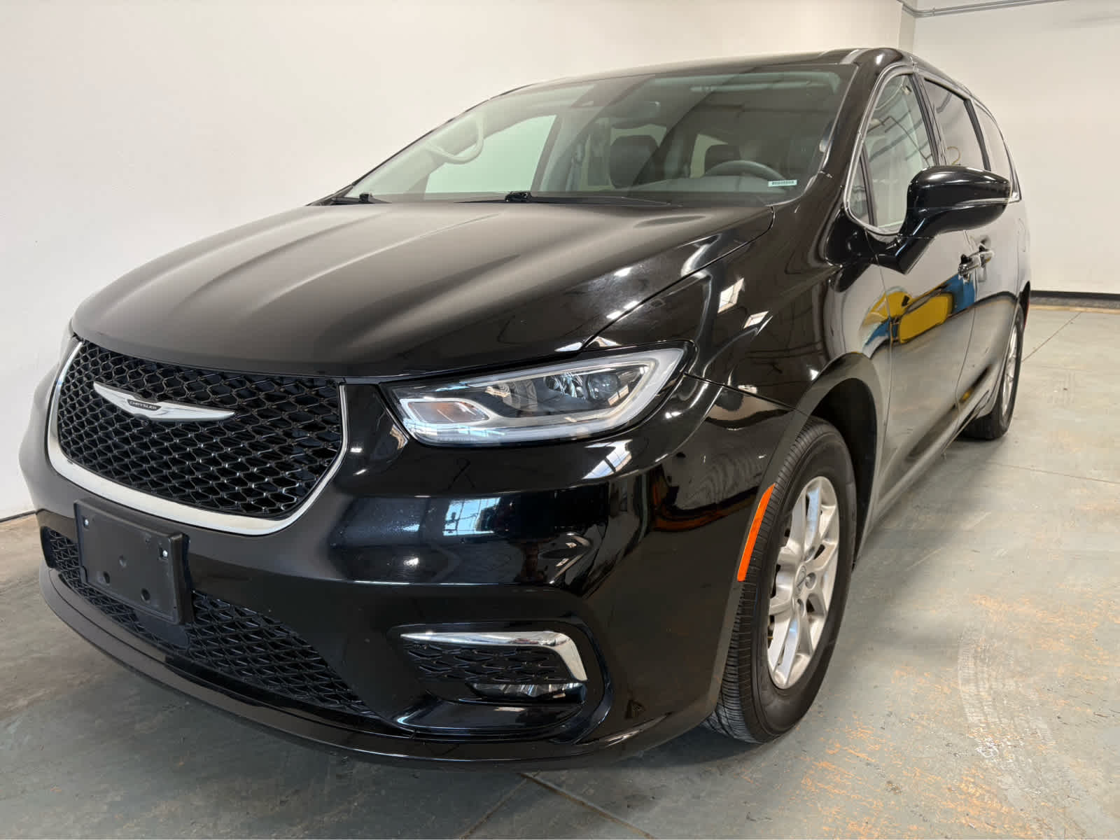 Thumbnail: 2024 Chrysler Pacifica - 1