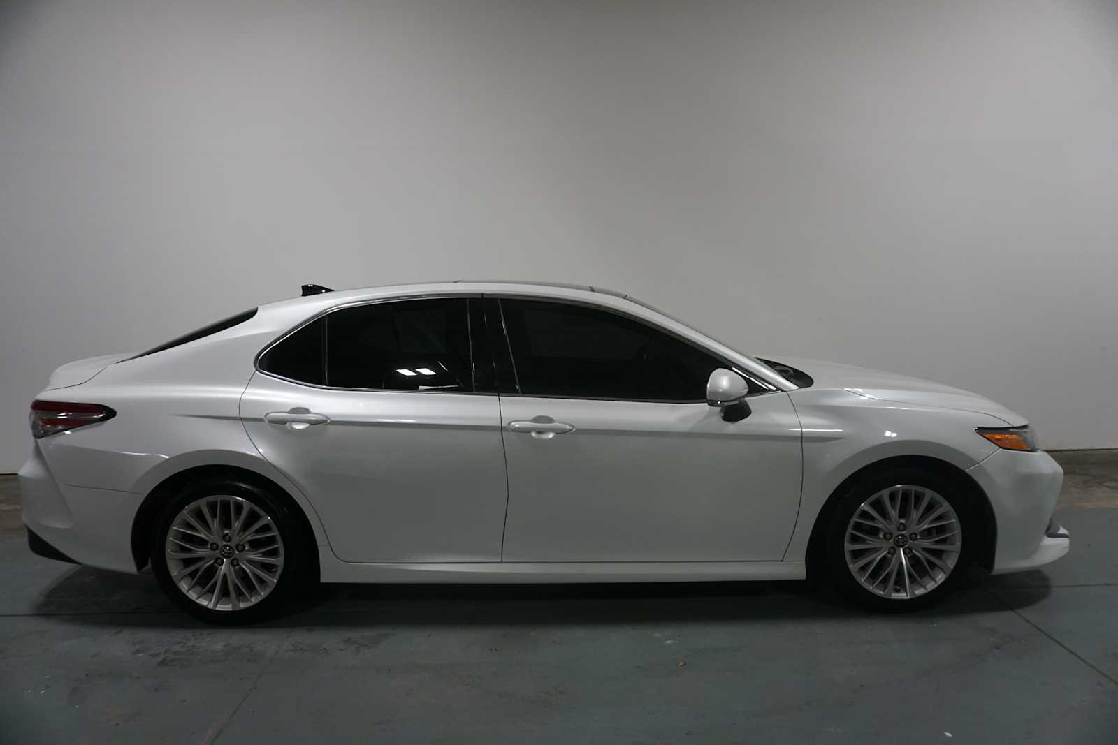 Thumbnail: 2019 Toyota Camry - 6