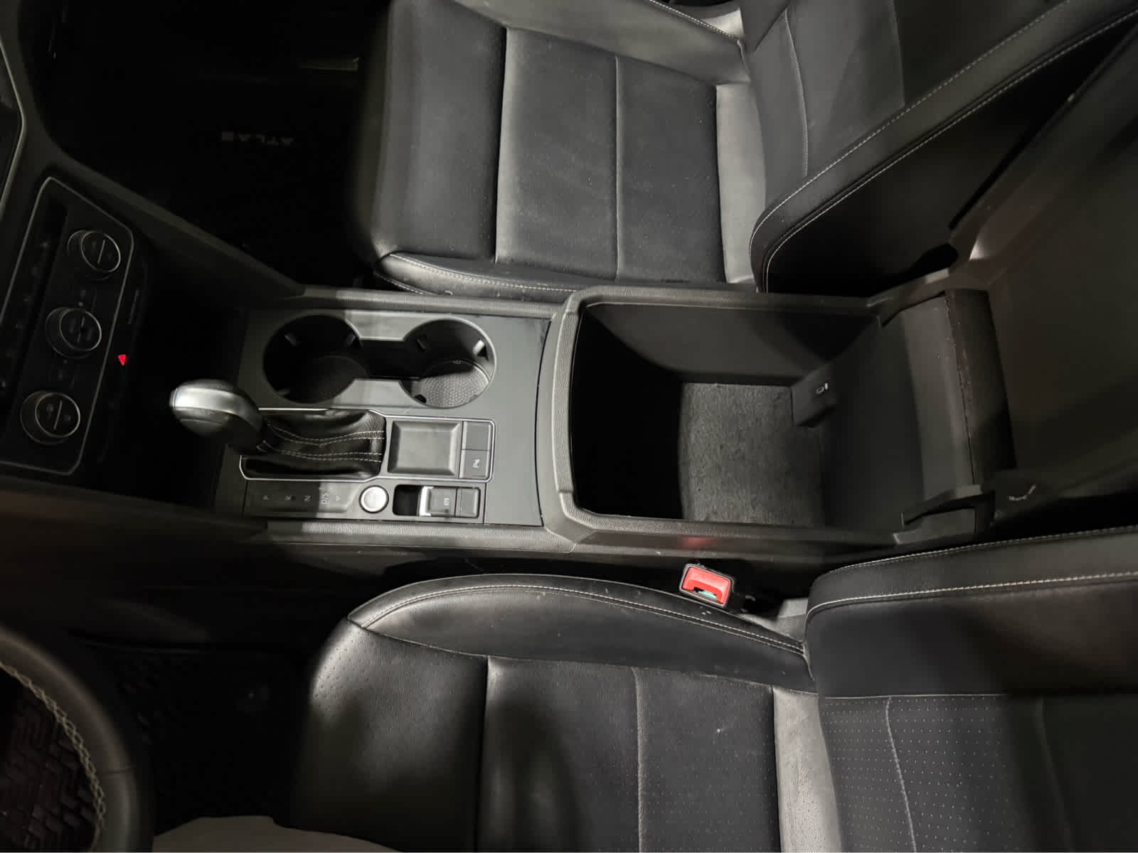 Thumbnail: 2021 Volkswagen Atlas - 25