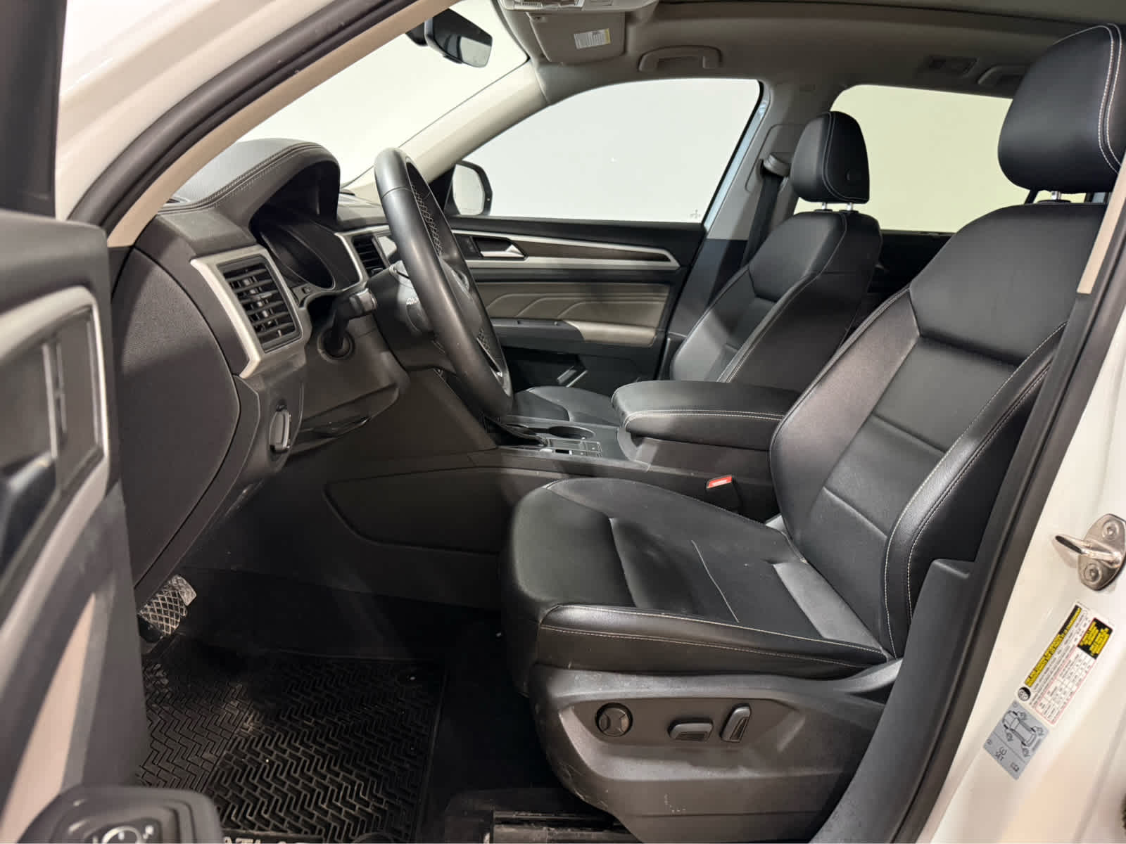 Thumbnail: 2021 Volkswagen Atlas - 14