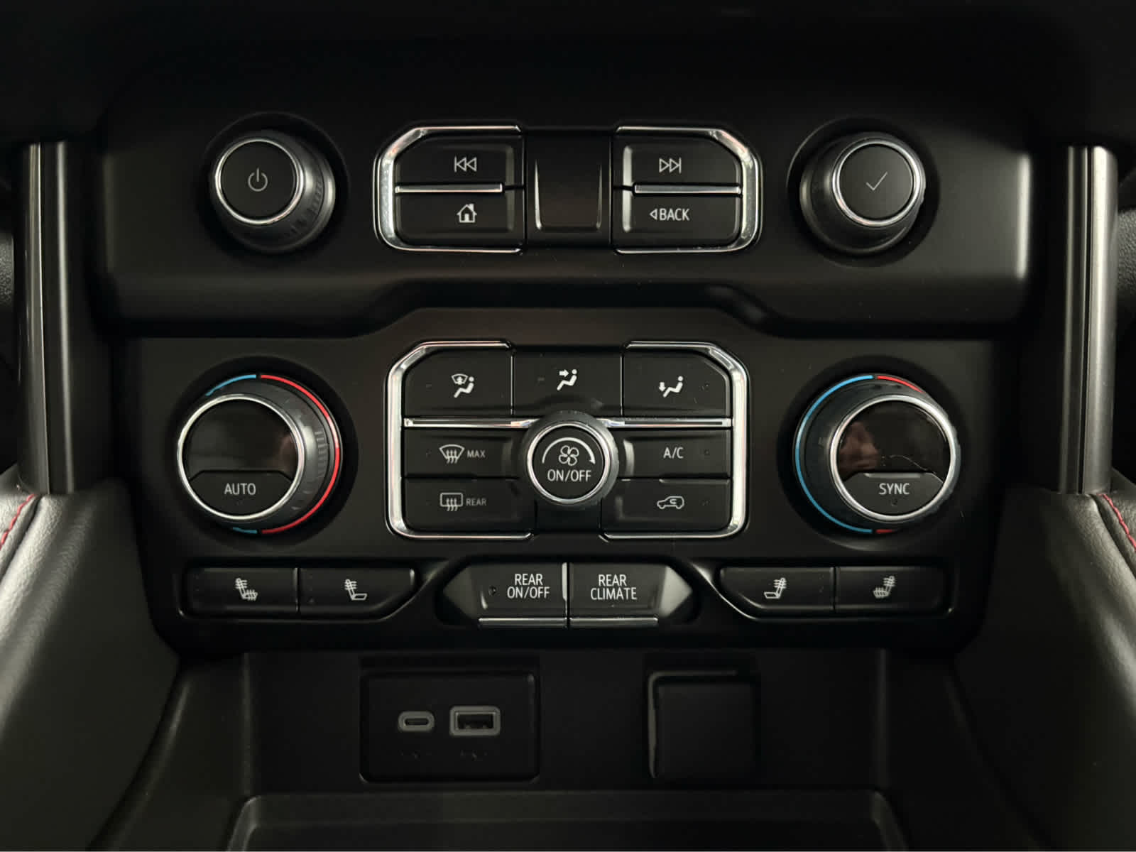 Thumbnail: 2024 Chevrolet Suburban - 22