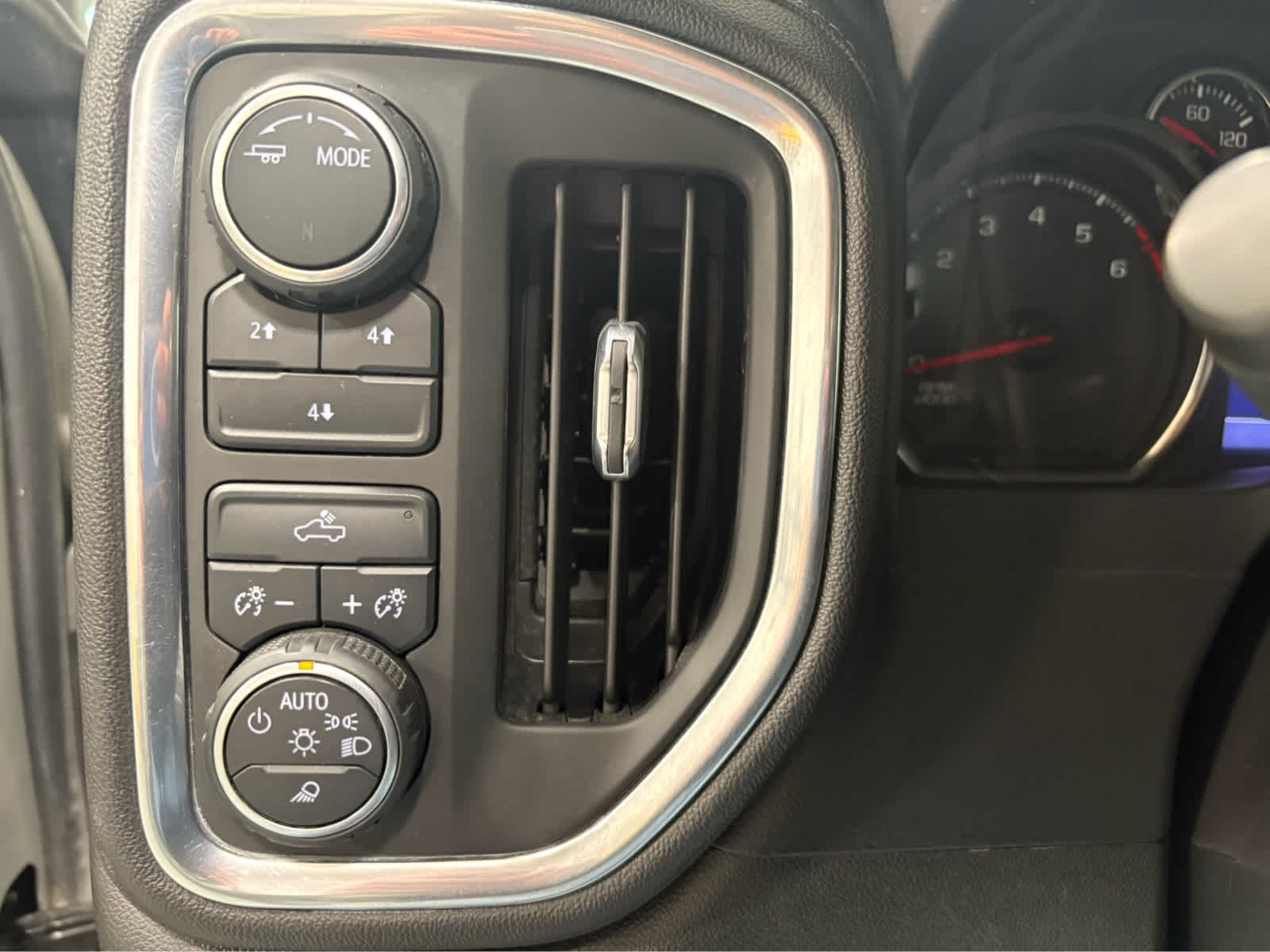 Thumbnail: 2021 Chevrolet Silverado 2500 - 21