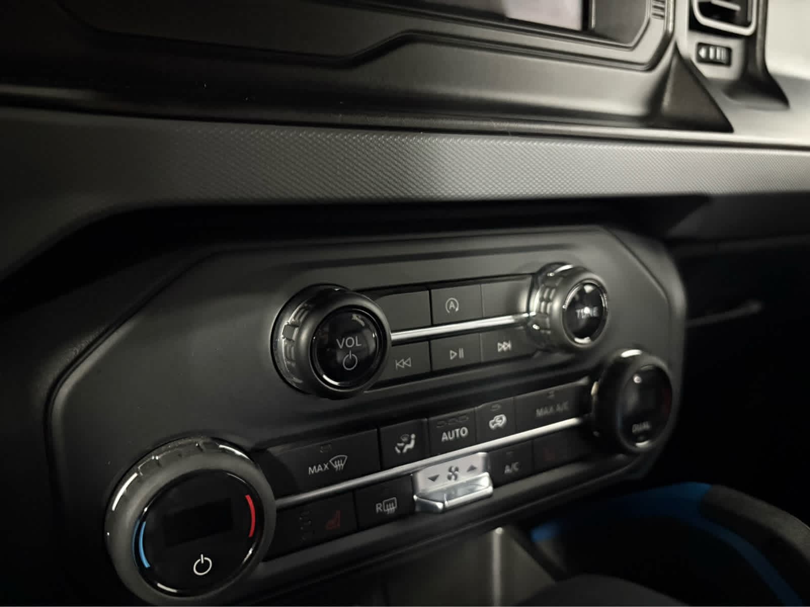 Thumbnail: 2023 Ford Bronco - 25