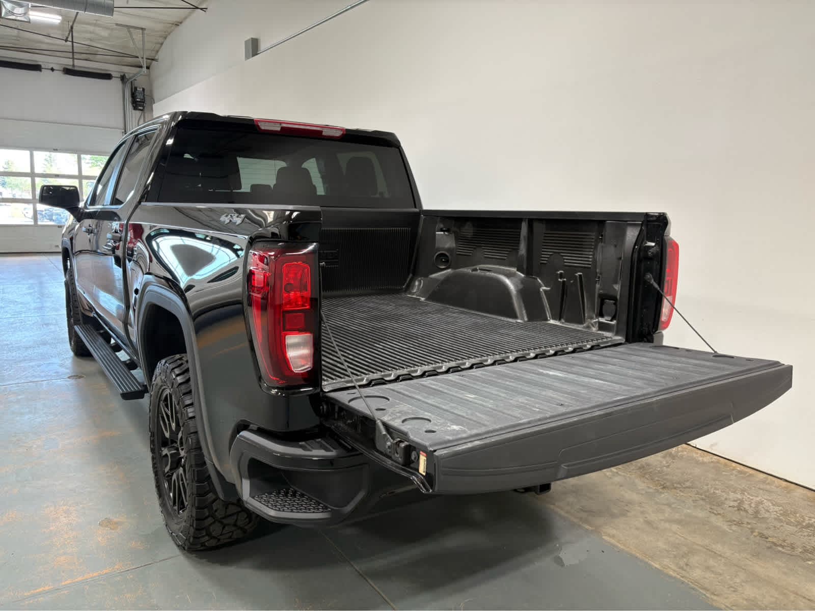 Thumbnail: 2024 GMC Sierra 1500 - 4