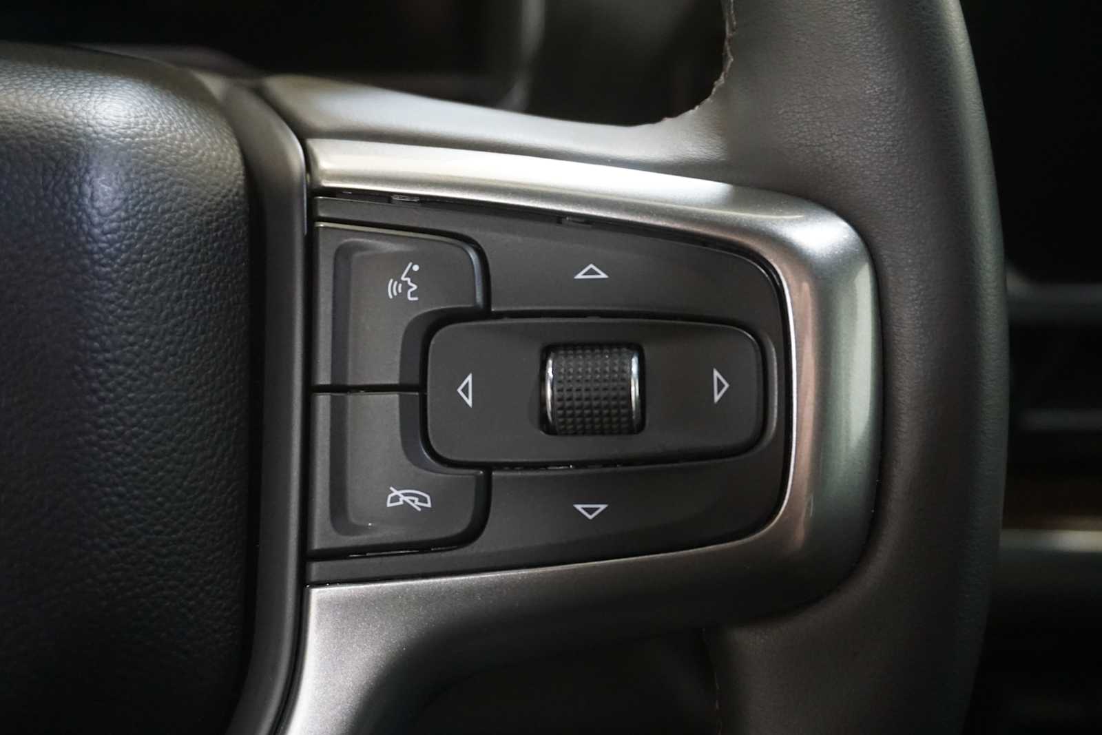 Thumbnail: 2023 Chevrolet Silverado 1500 - 22