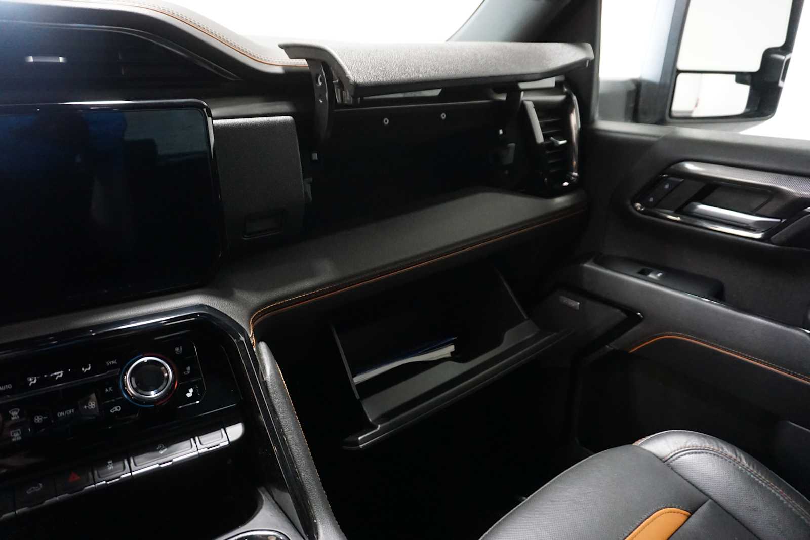 Thumbnail: 2024 GMC Sierra 2500 - 19