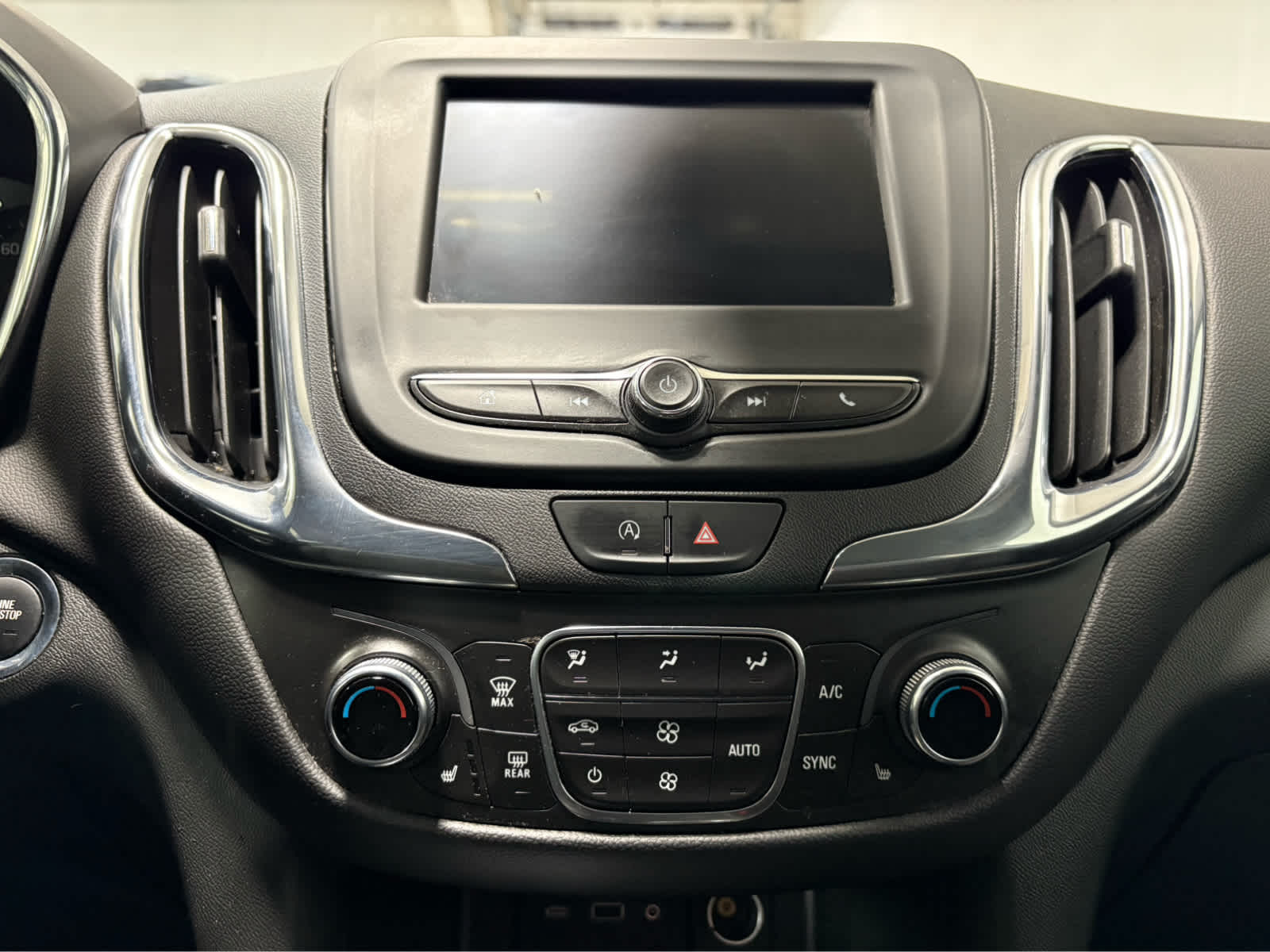 Thumbnail: 2023 Chevrolet Equinox - 20