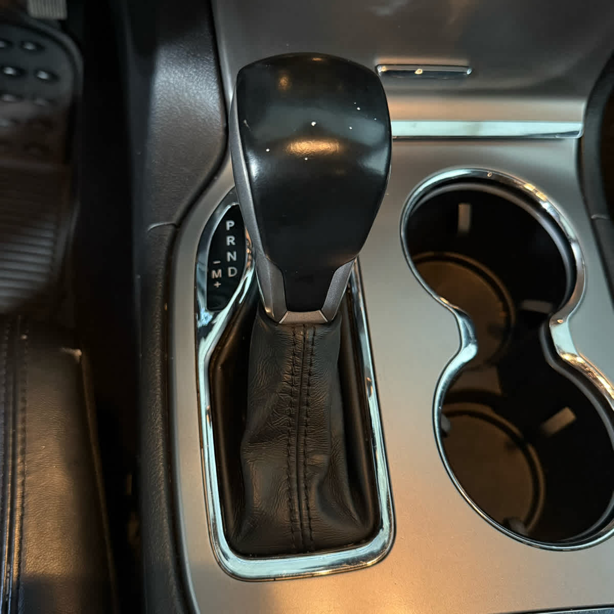 Thumbnail: 2020 Jeep Grand Cherokee - 25