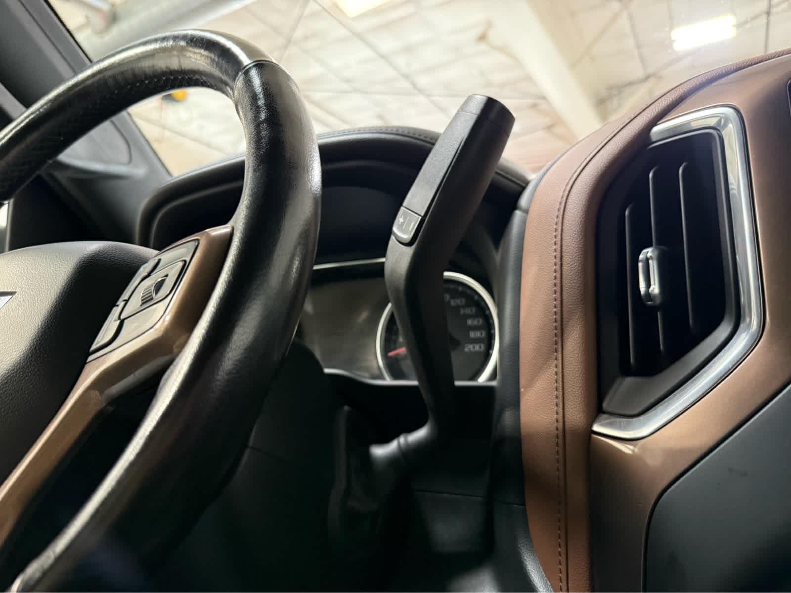 Thumbnail: 2020 Chevrolet Silverado 1500 - 24