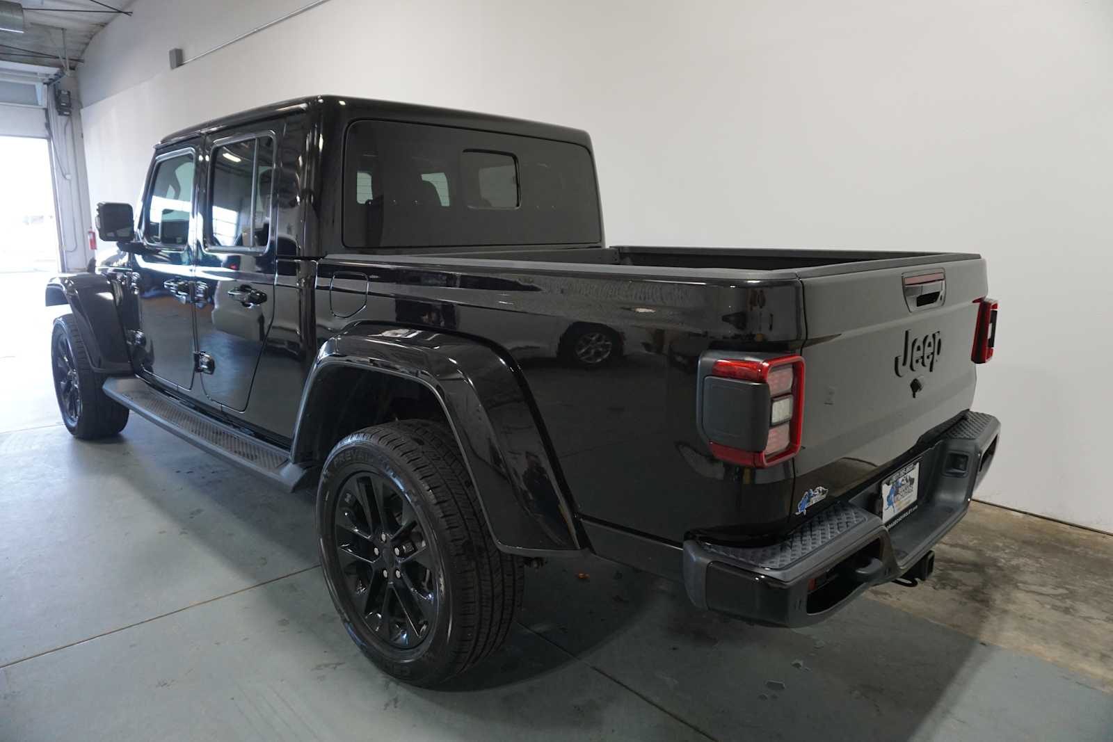 Thumbnail: 2023 Jeep Gladiator - 3