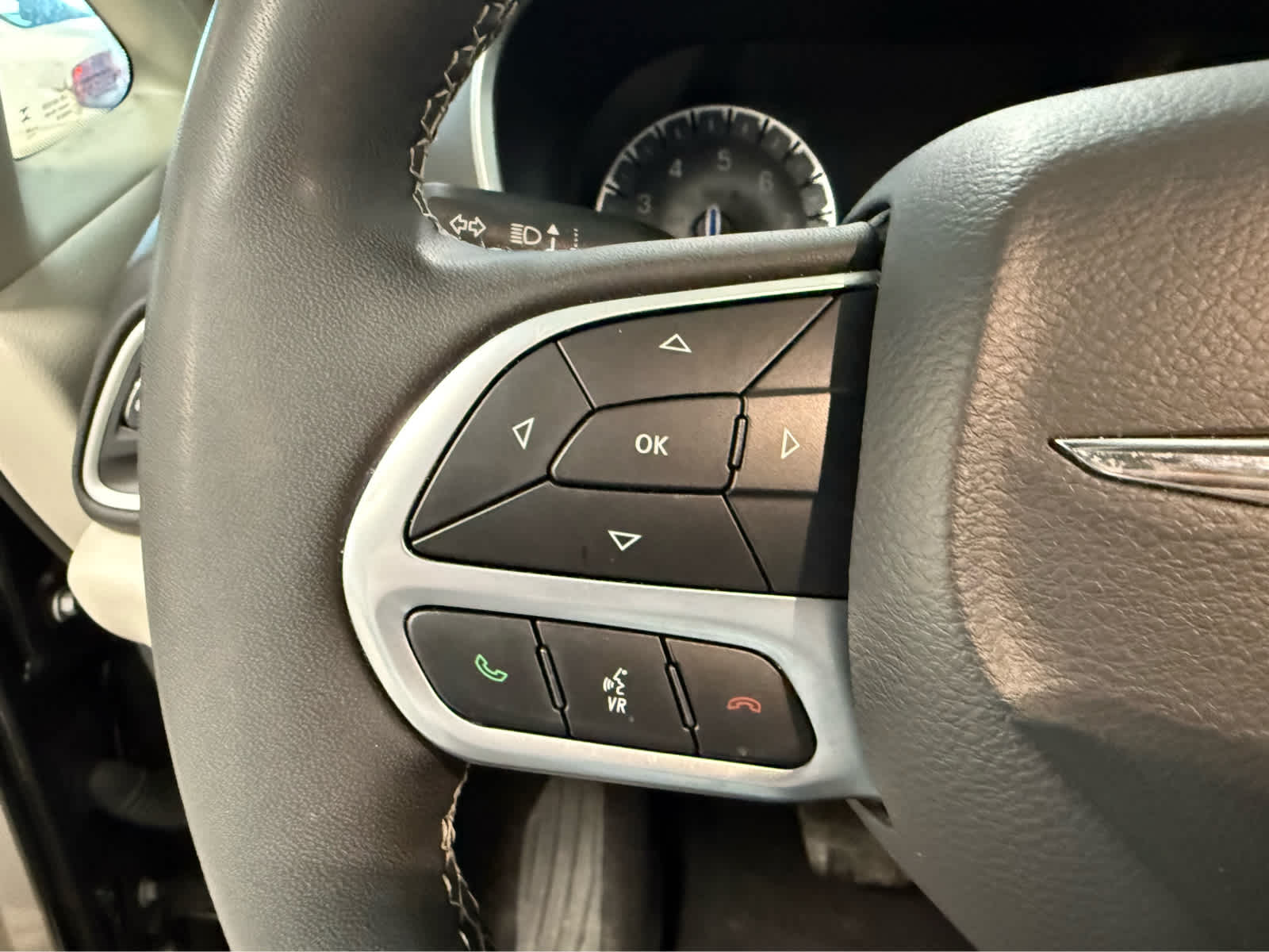 Thumbnail: 2024 Chrysler Pacifica - 19