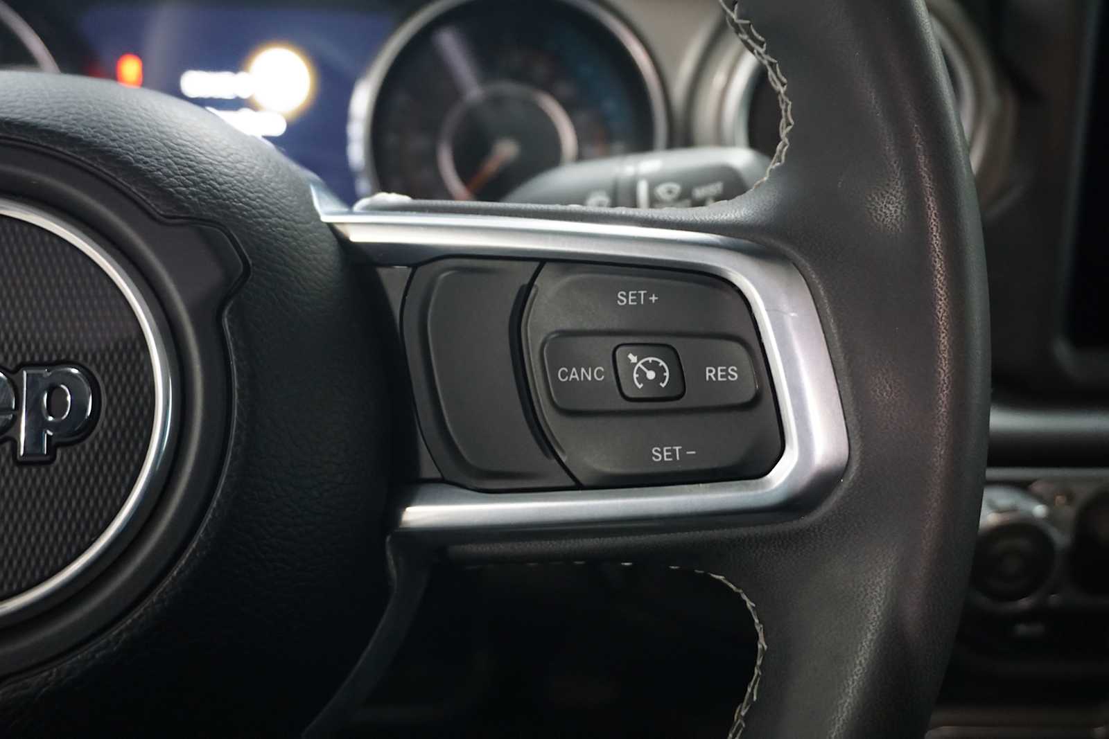 Thumbnail: 2023 Jeep Gladiator - 23