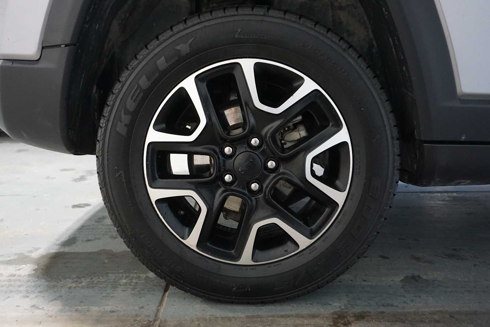 Thumbnail: 2019 Jeep Compass - 10