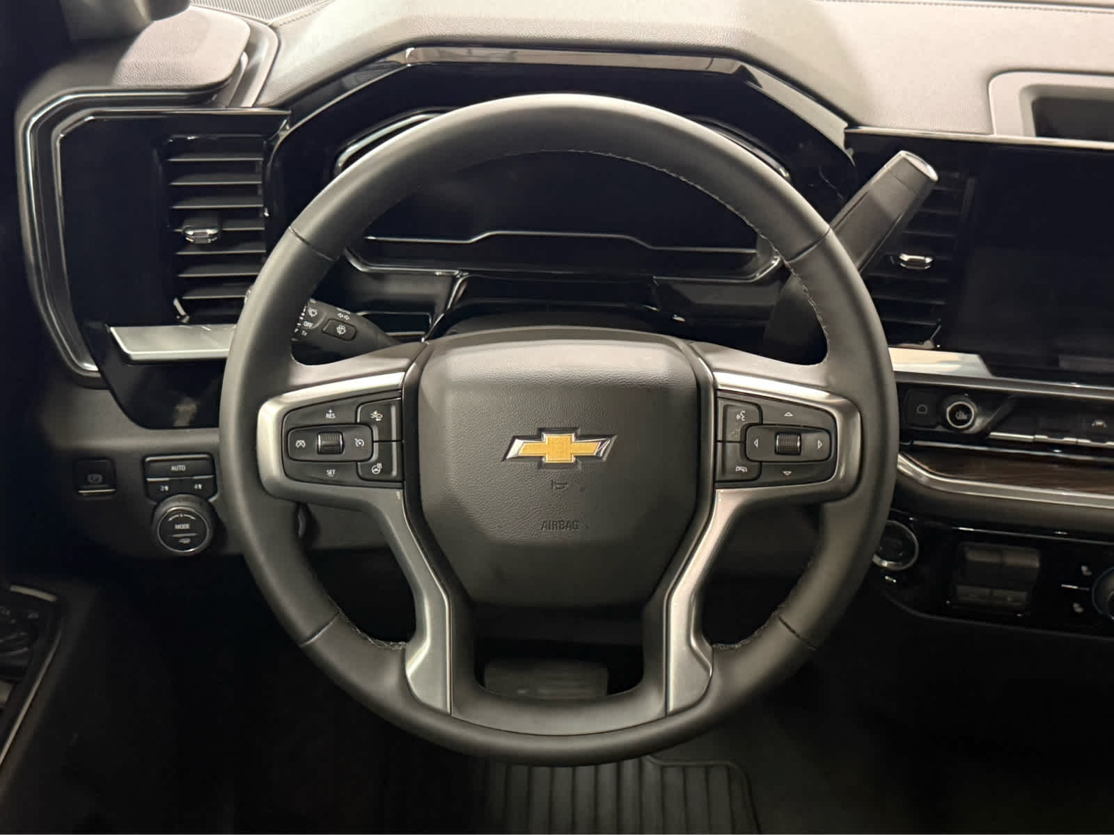 Thumbnail: 2025 Chevrolet Silverado 1500 - 17