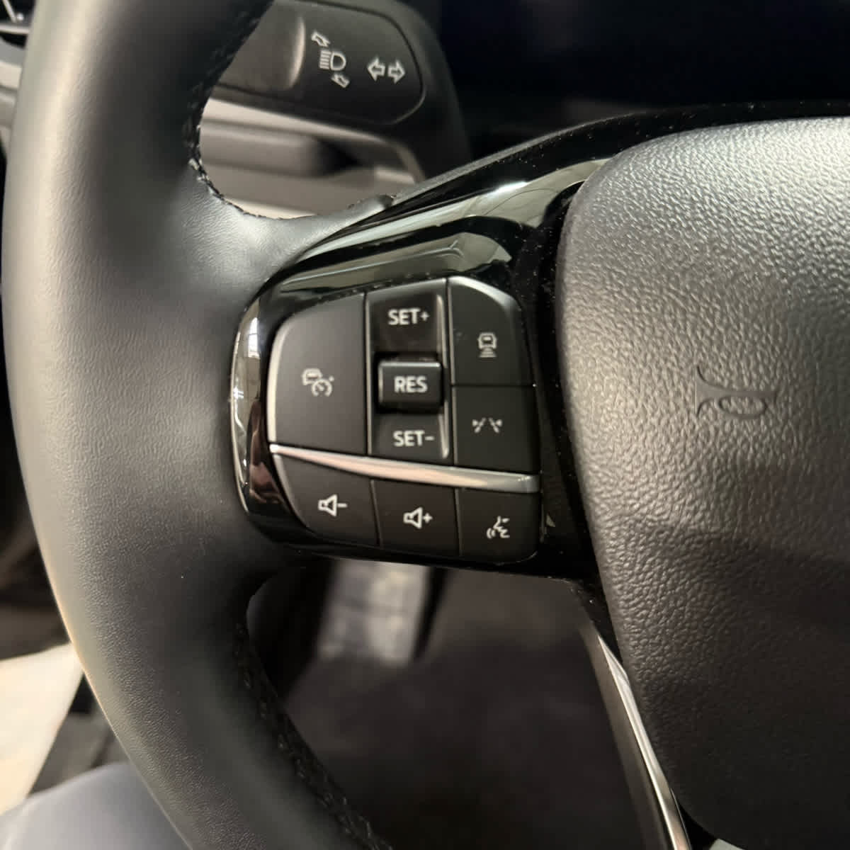 Thumbnail: 2025 Ford Escape - 18