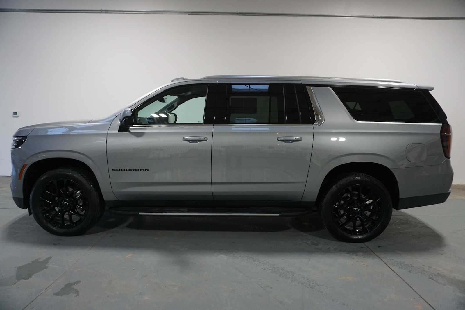 Thumbnail: 2025 Chevrolet Suburban - 2