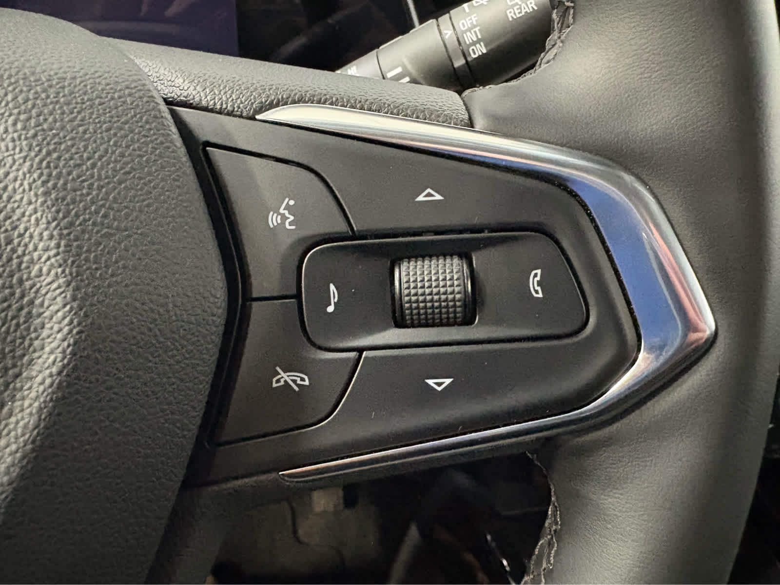 Thumbnail: 2025 Chevrolet Trax - 25