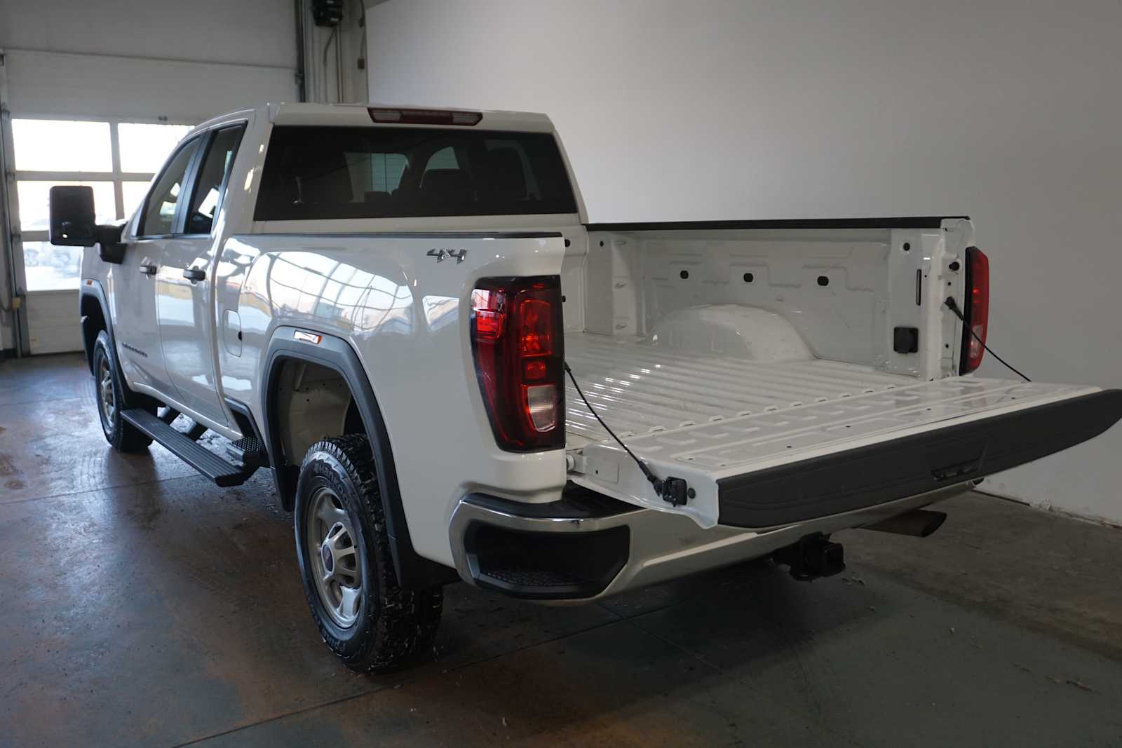 Thumbnail: 2024 GMC Sierra 2500 - 4