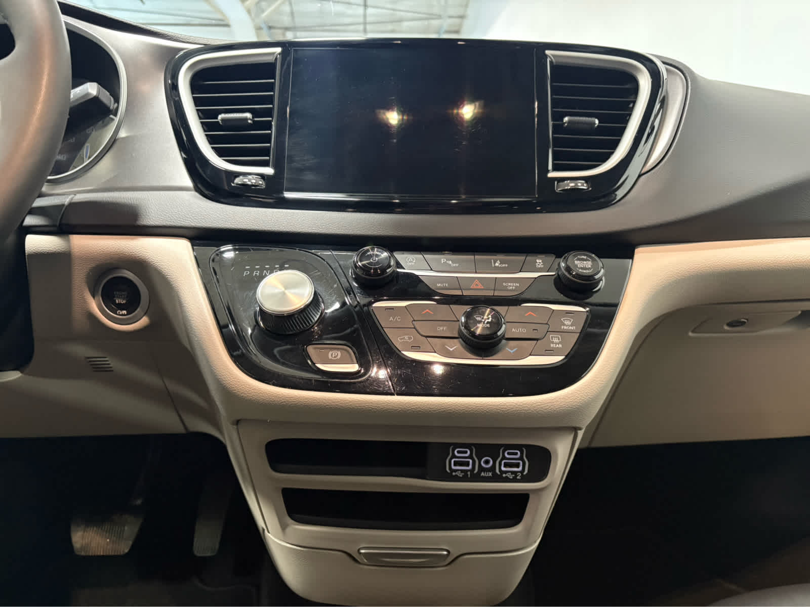 Thumbnail: 2024 Chrysler Pacifica - 21