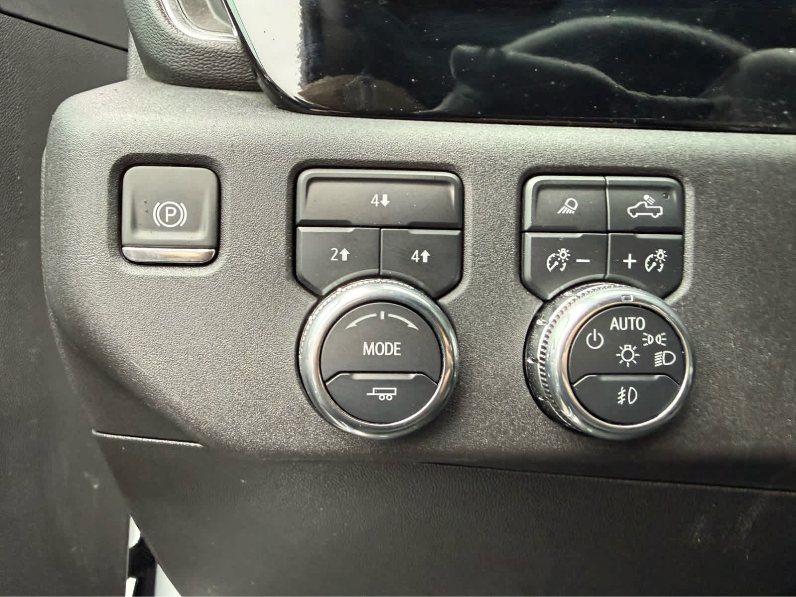 Thumbnail: 2025 GMC Sierra 3500 - 26