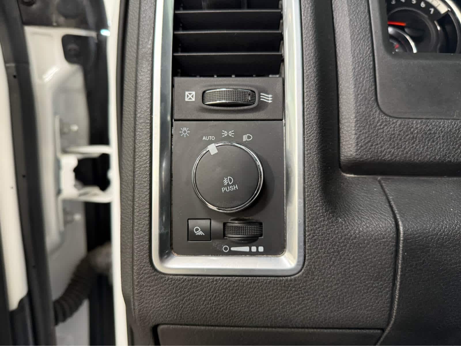 Thumbnail: 2023 RAM 1500 Classic - 23