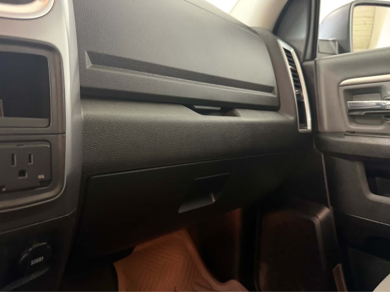 Thumbnail: 2022 RAM 1500 Classic - 21