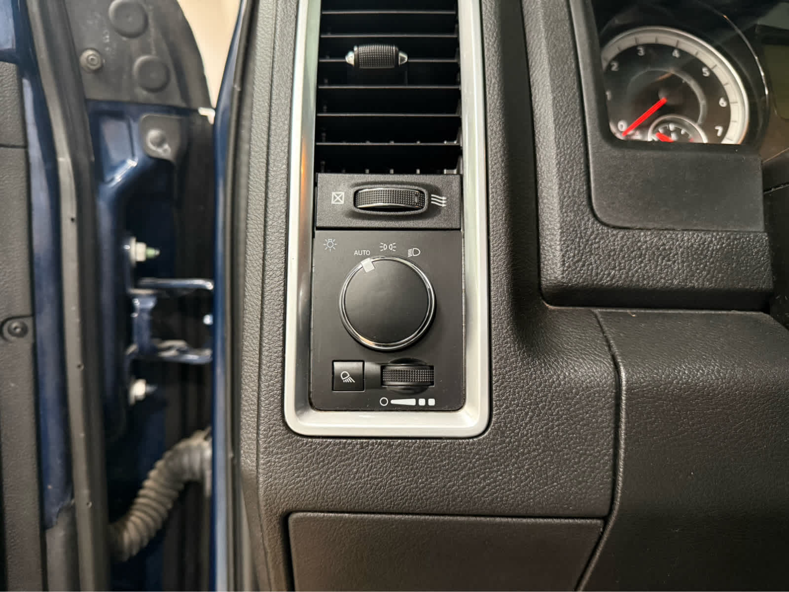 Thumbnail: 2022 RAM 1500 Classic - 28