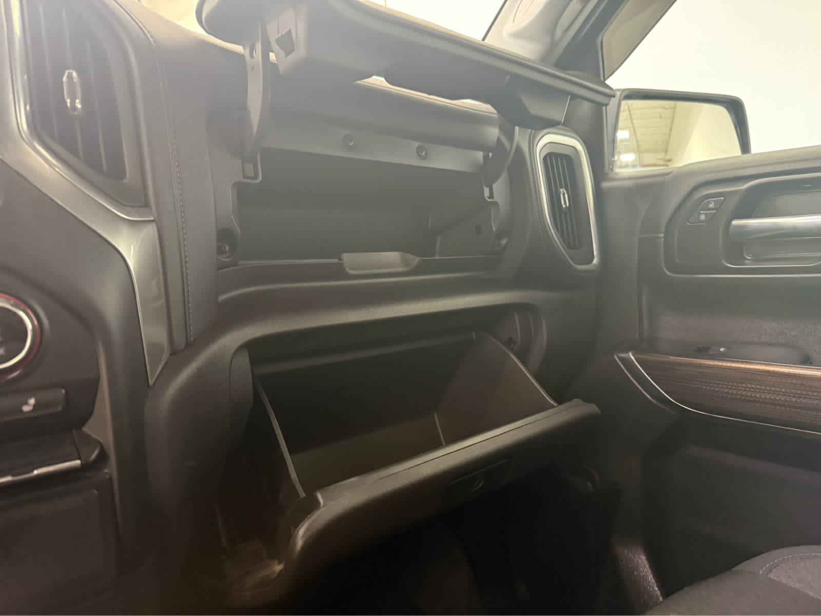 Thumbnail: 2020 Chevrolet Silverado 1500 - 22