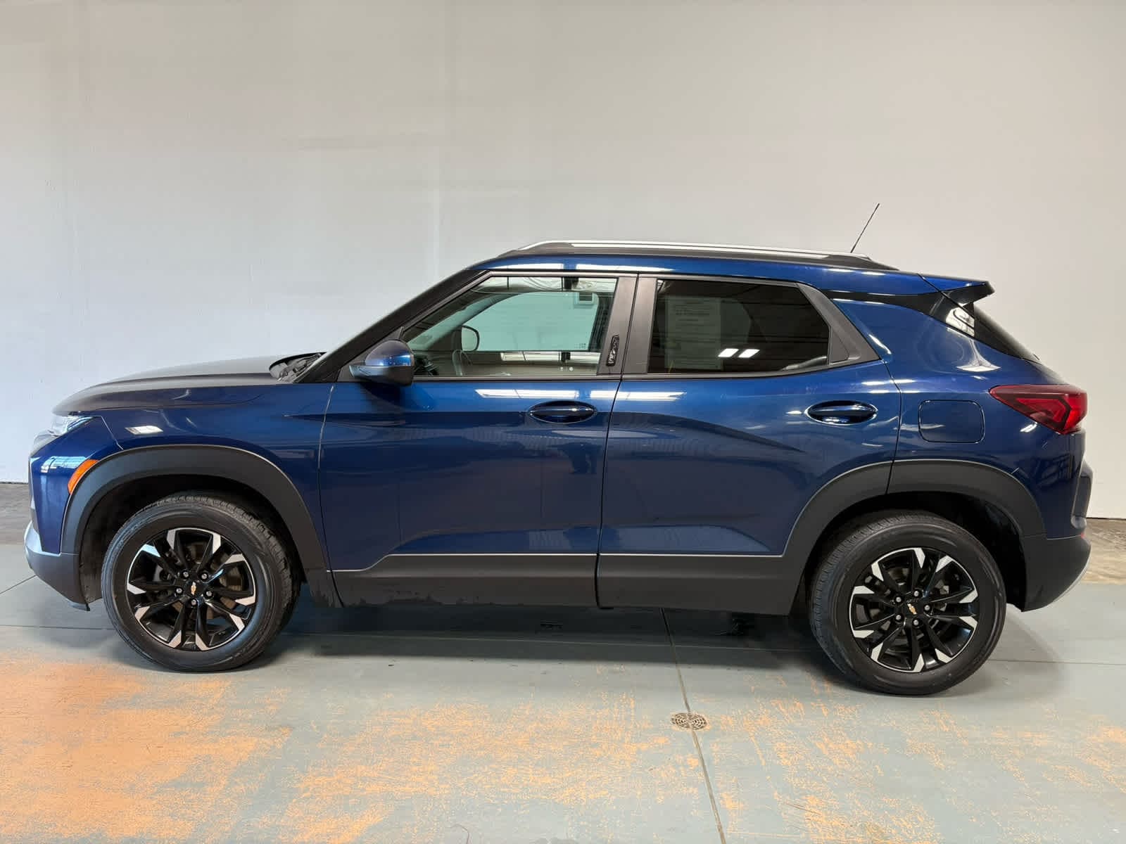 Thumbnail: 2023 Chevrolet TrailBlazer - 2