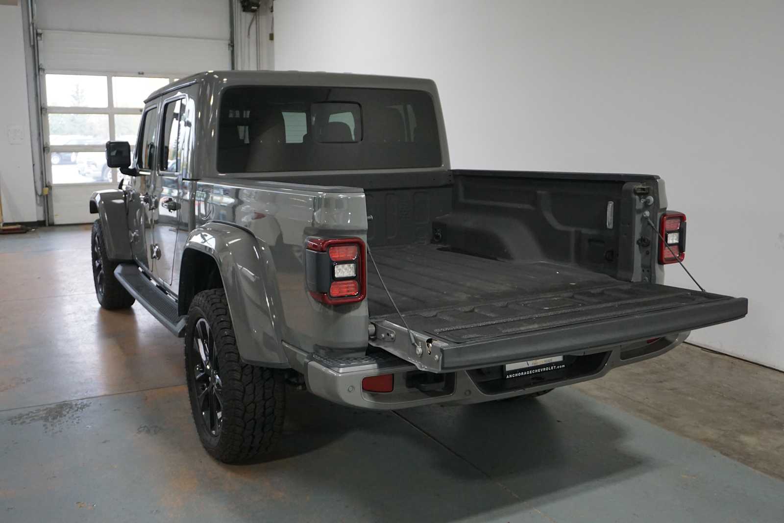 Thumbnail: 2023 Jeep Gladiator - 4