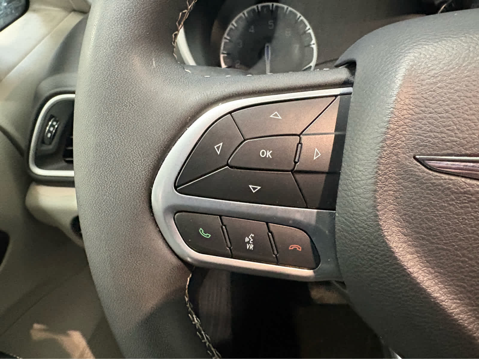 Thumbnail: 2024 Chrysler Pacifica - 19