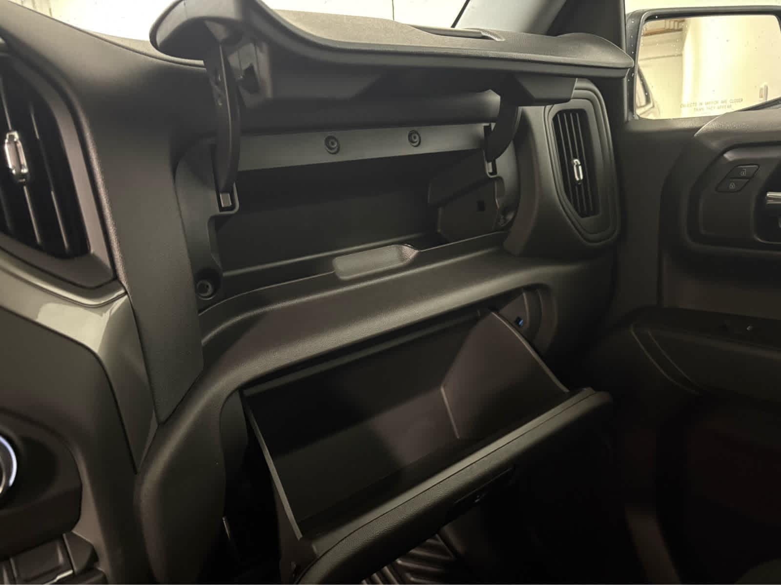 Thumbnail: 2025 Chevrolet Silverado 1500 - 23