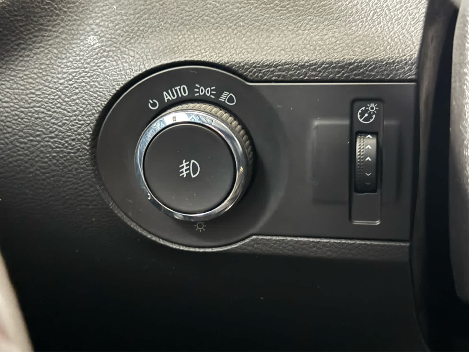 Thumbnail: 2015 Chevrolet Camaro - 26