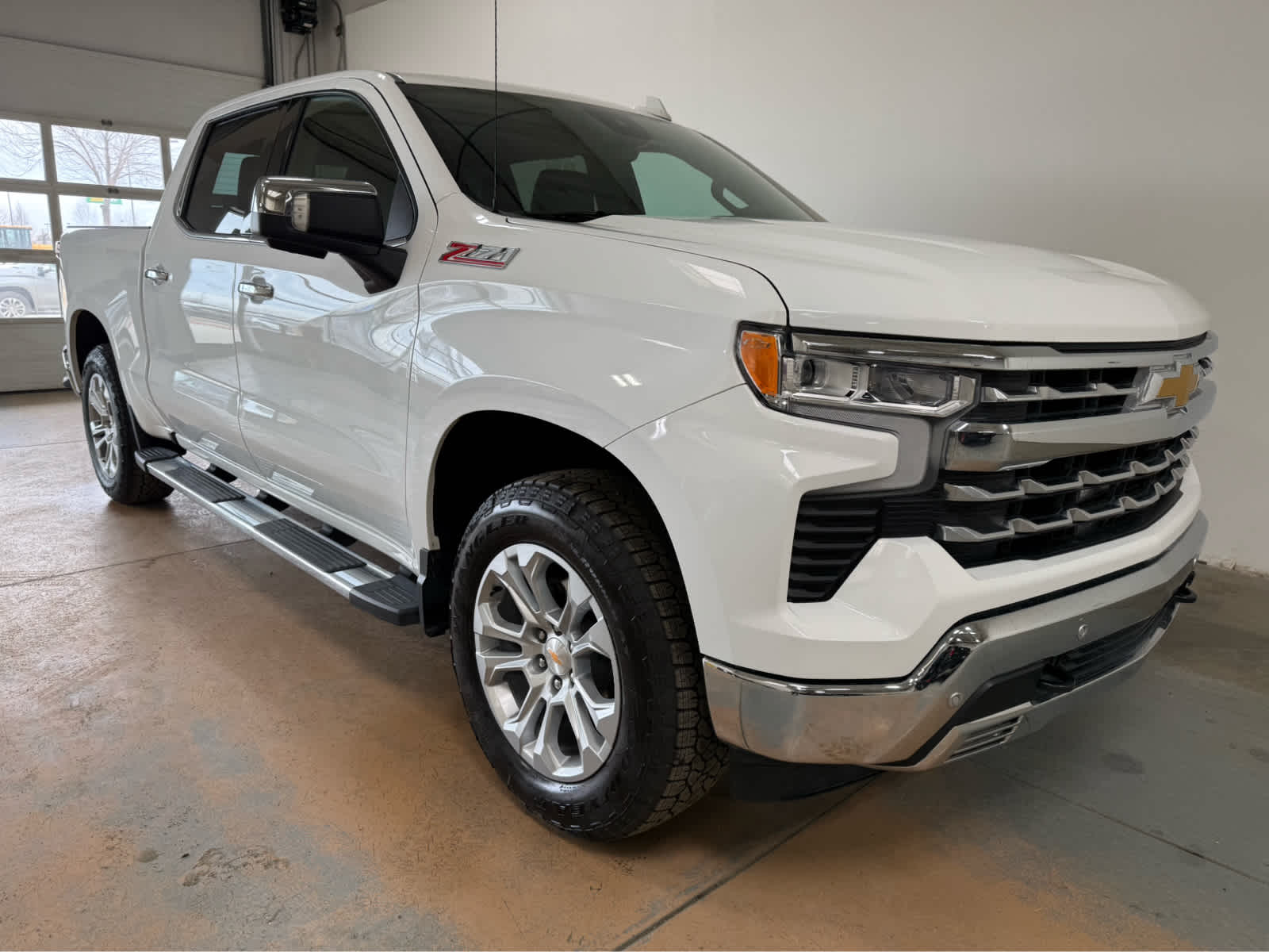 Thumbnail: 2023 Chevrolet Silverado 1500 - 5
