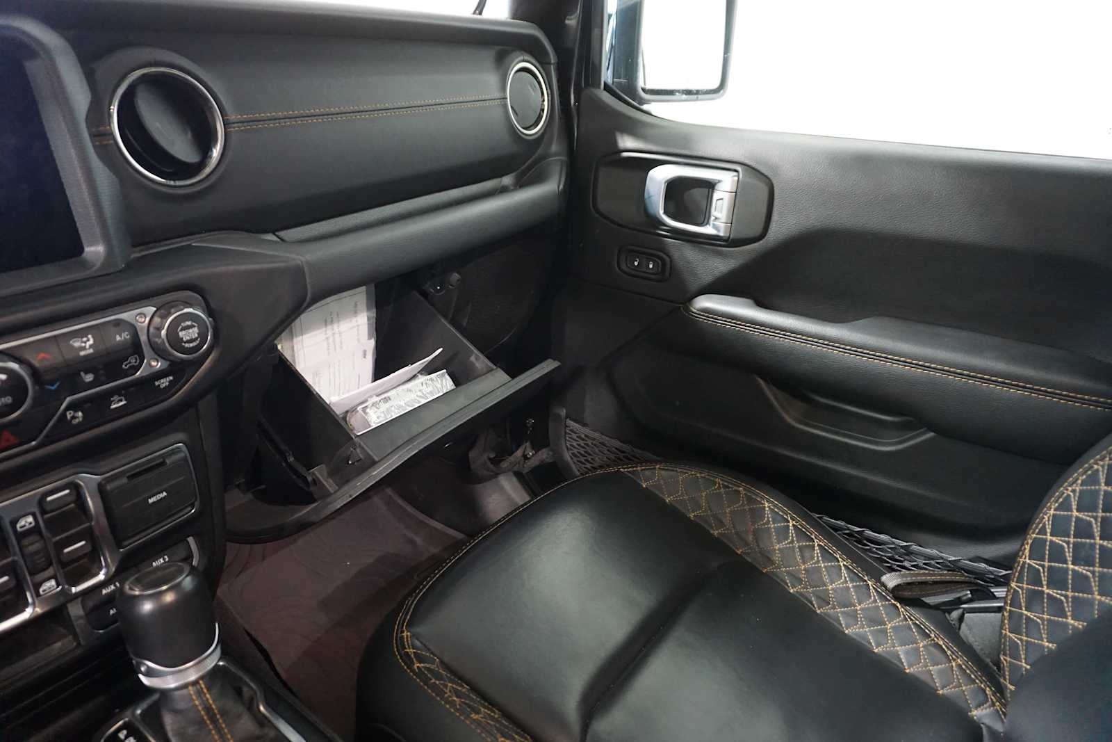 Thumbnail: 2023 Jeep Gladiator - 21