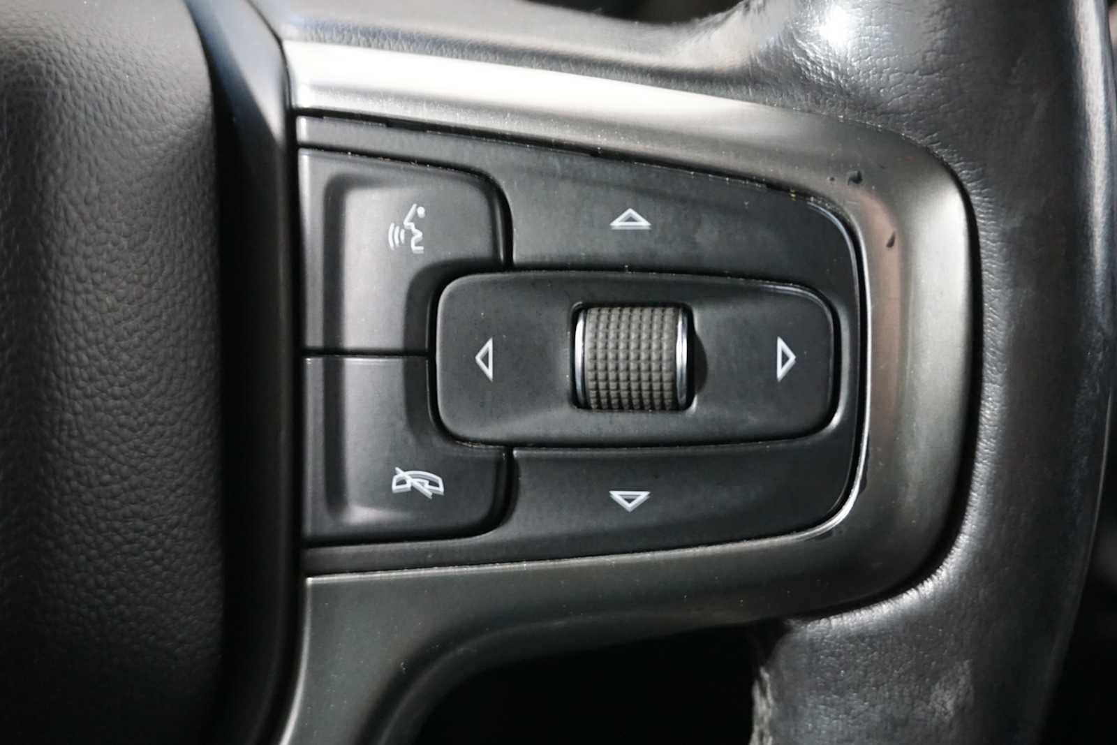 Thumbnail: 2020 Chevrolet Silverado 1500 - 26