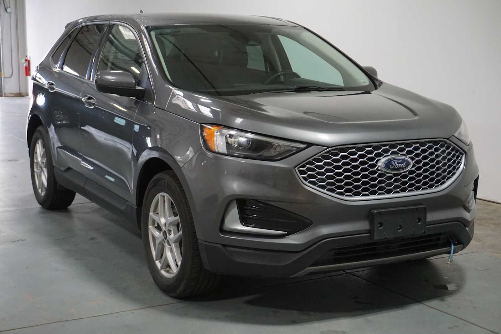 Thumbnail: 2023 Ford Edge - 5
