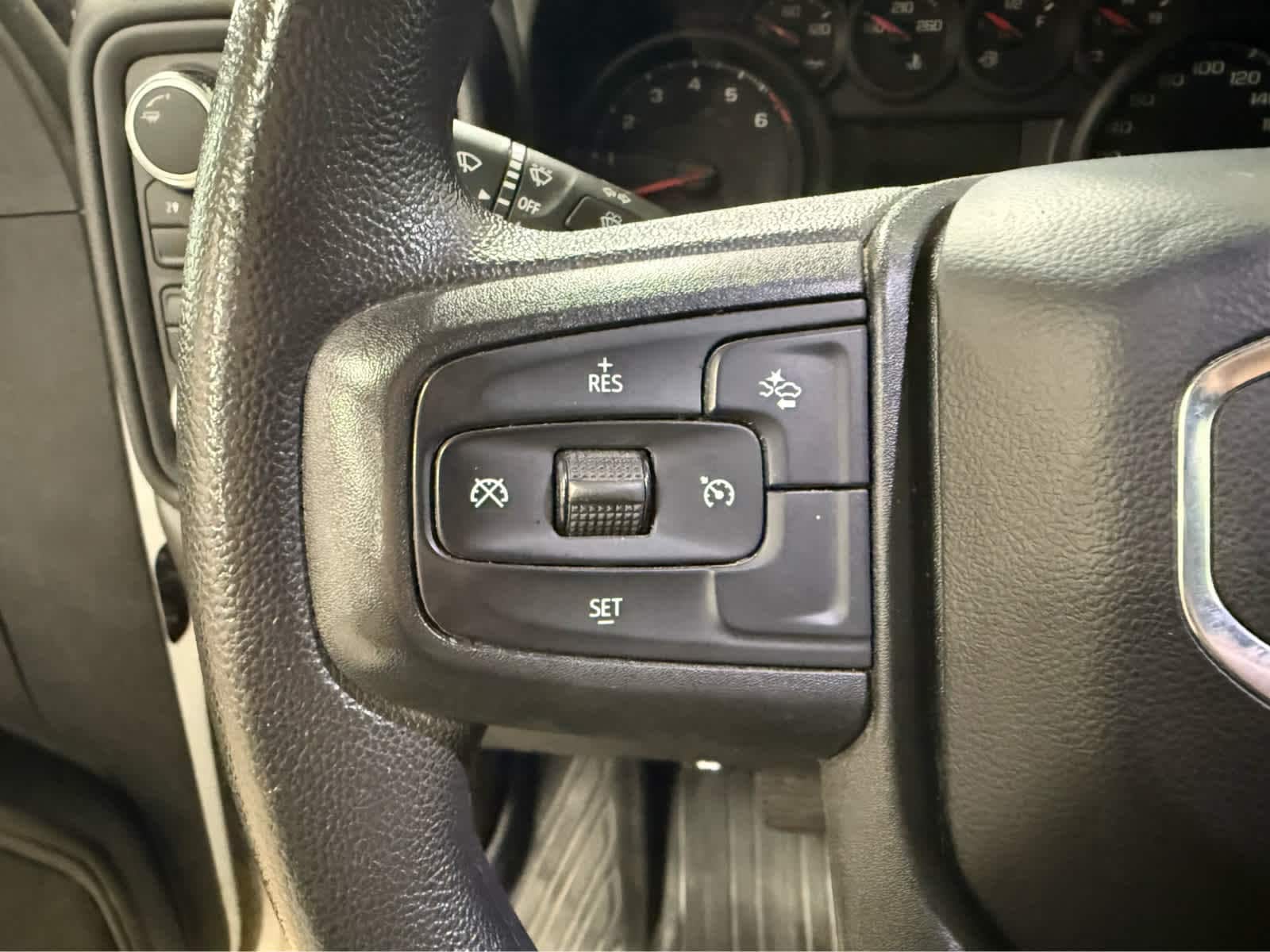 Thumbnail: 2024 GMC Sierra 3500 - 18