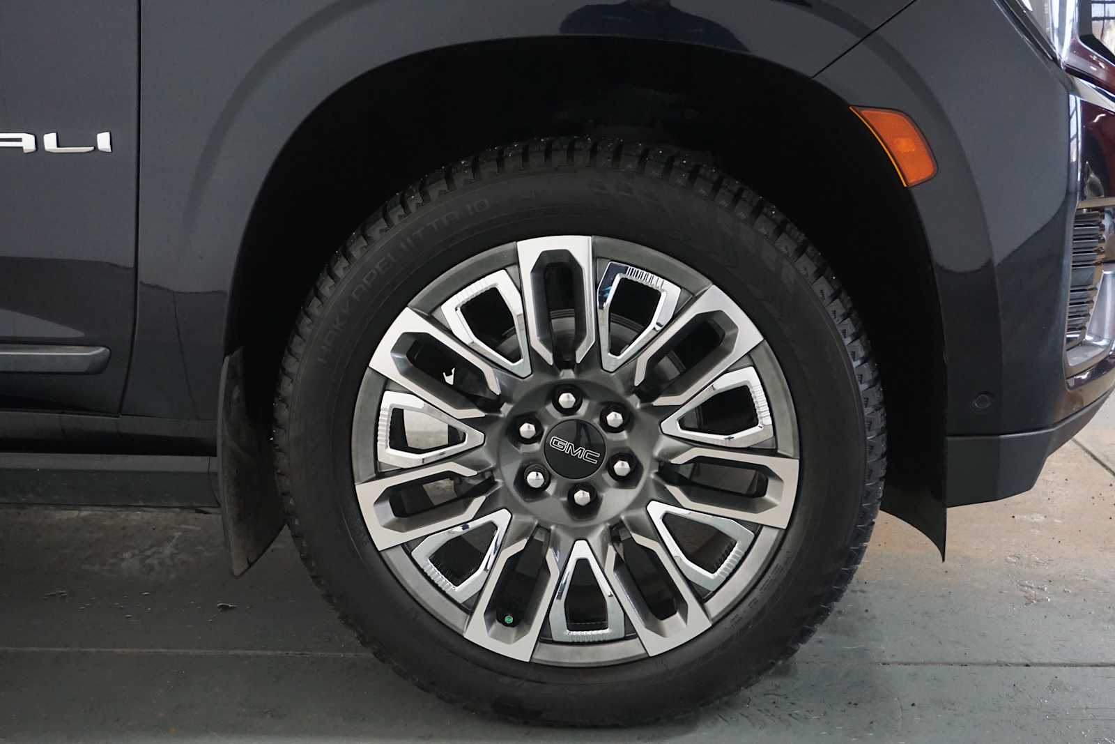 Thumbnail: 2023 GMC Yukon - 11