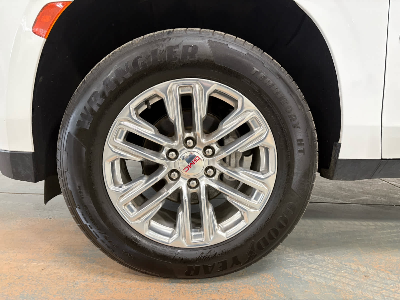 Thumbnail: 2024 GMC Yukon XL - 12