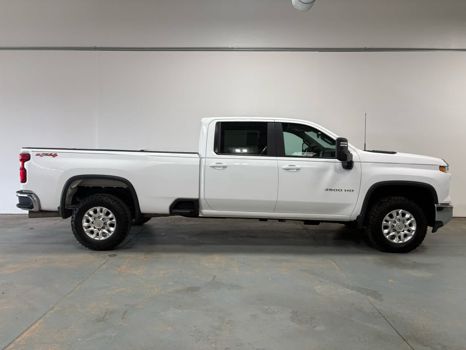 Thumbnail: 2024 Chevrolet Silverado 3500 - 6