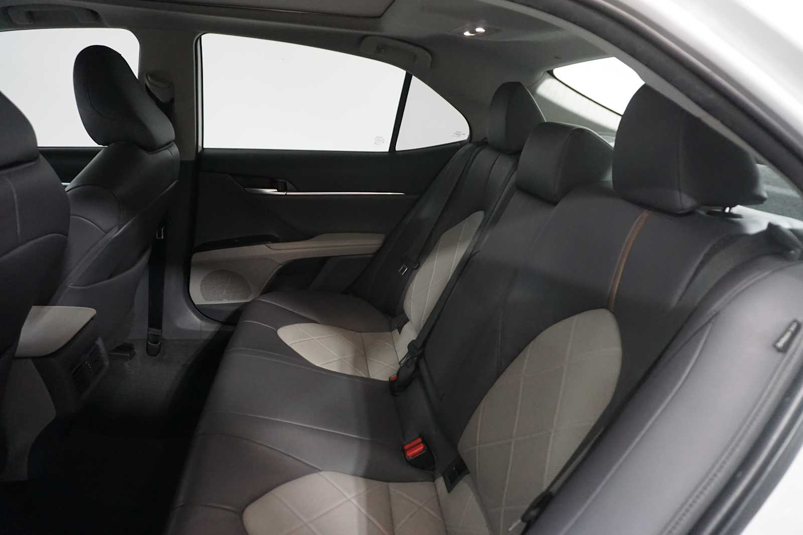 Thumbnail: 2019 Toyota Camry - 13