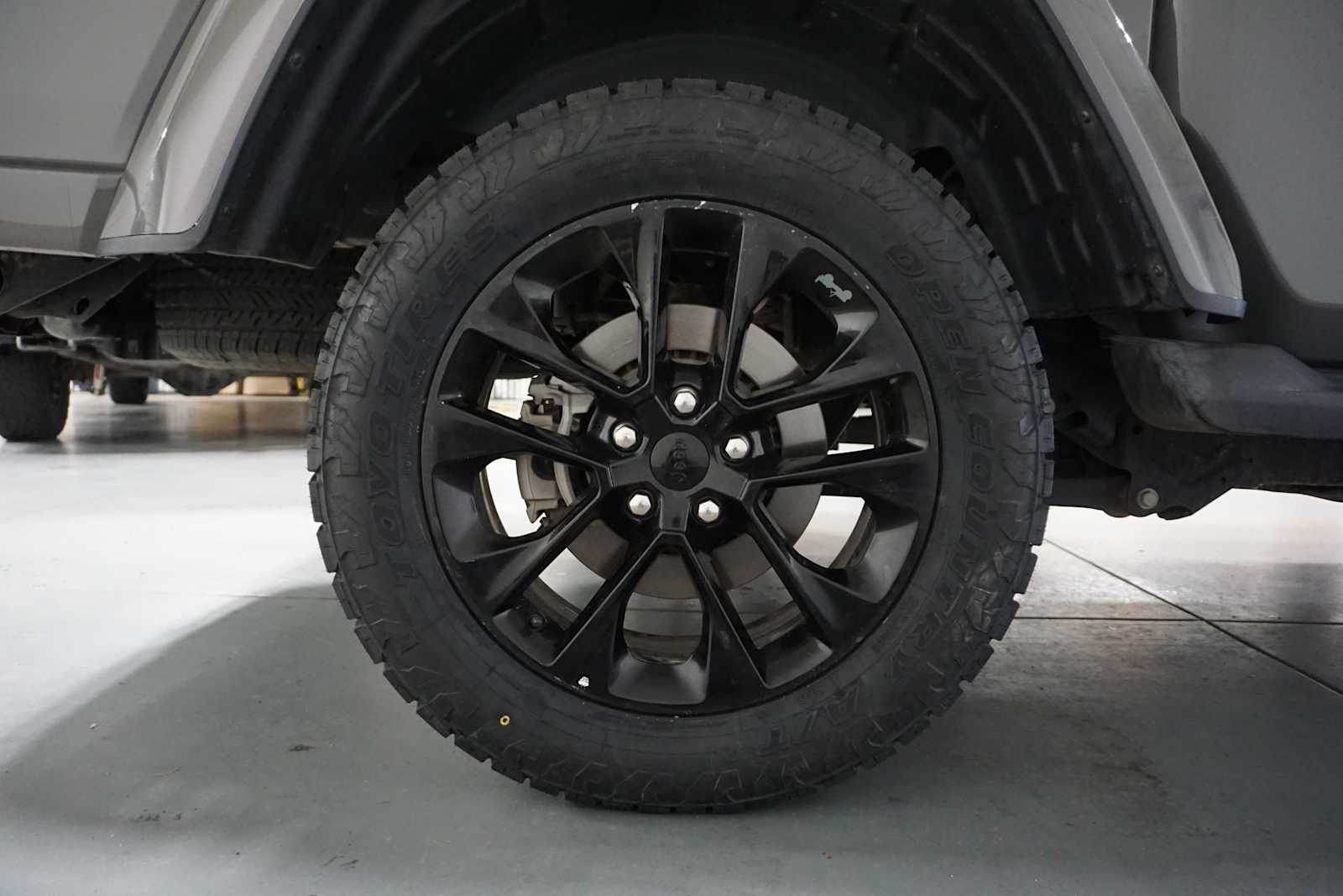 Thumbnail: 2023 Jeep Gladiator - 9