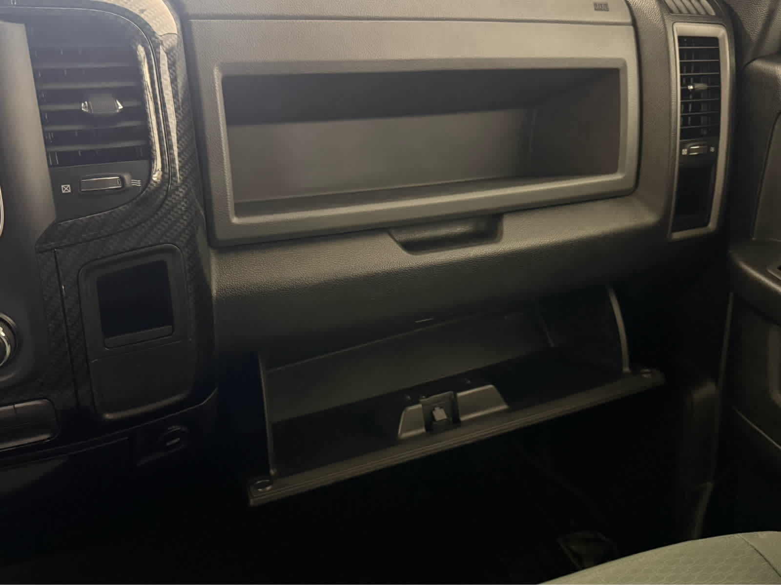 Thumbnail: 2017 RAM 1500 - 19