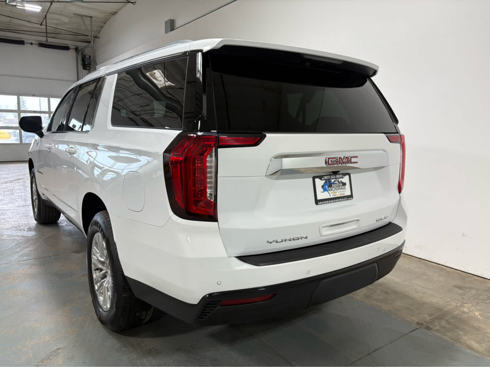 Thumbnail: 2024 GMC Yukon XL - 3