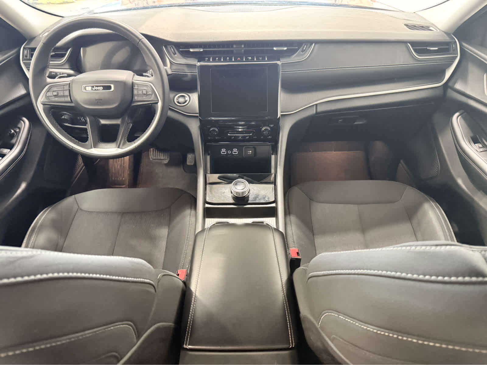 Thumbnail: 2024 Jeep Grand Cherokee - 17